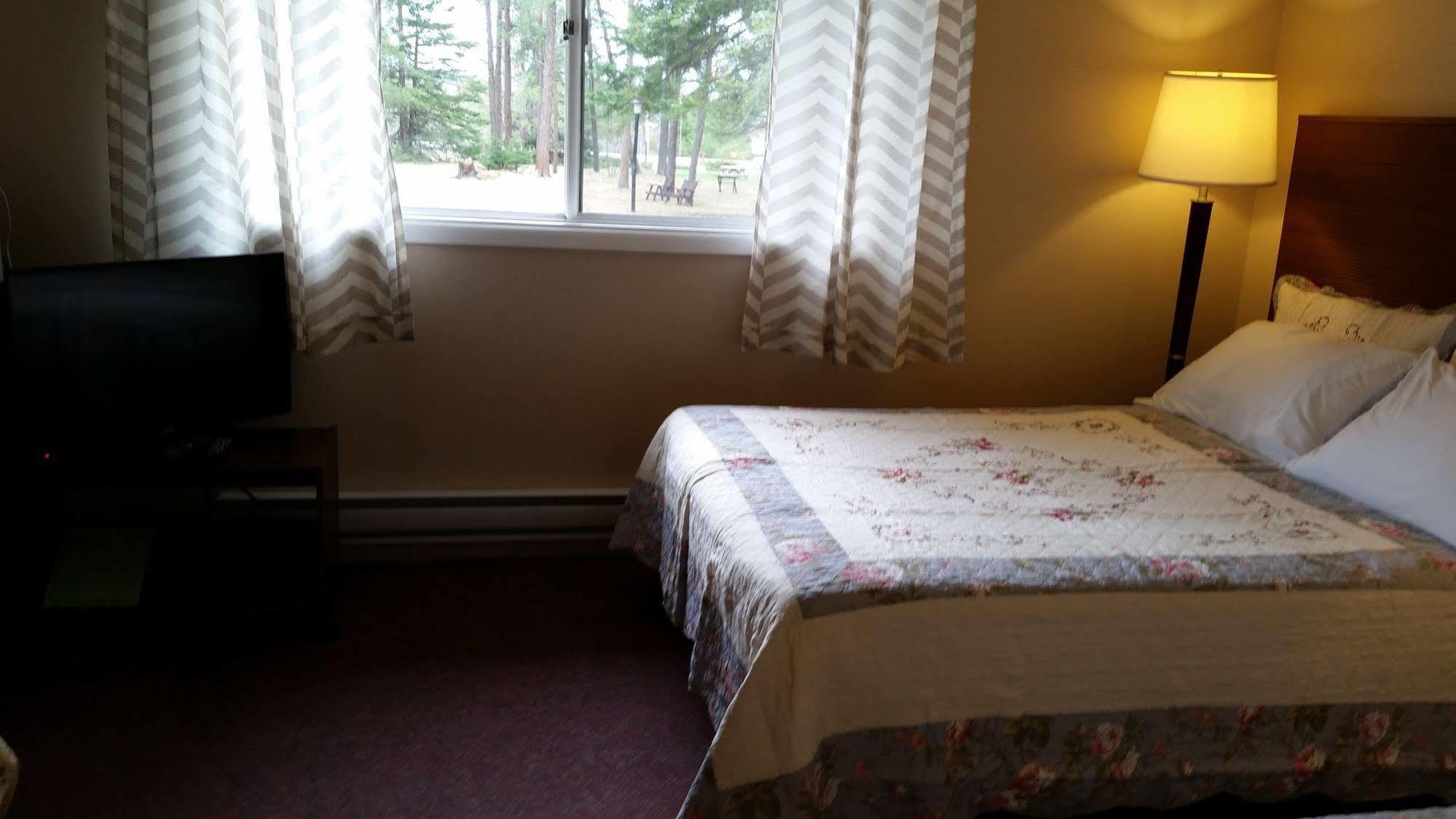 Pinecone Motel サセックス エクステリア 写真