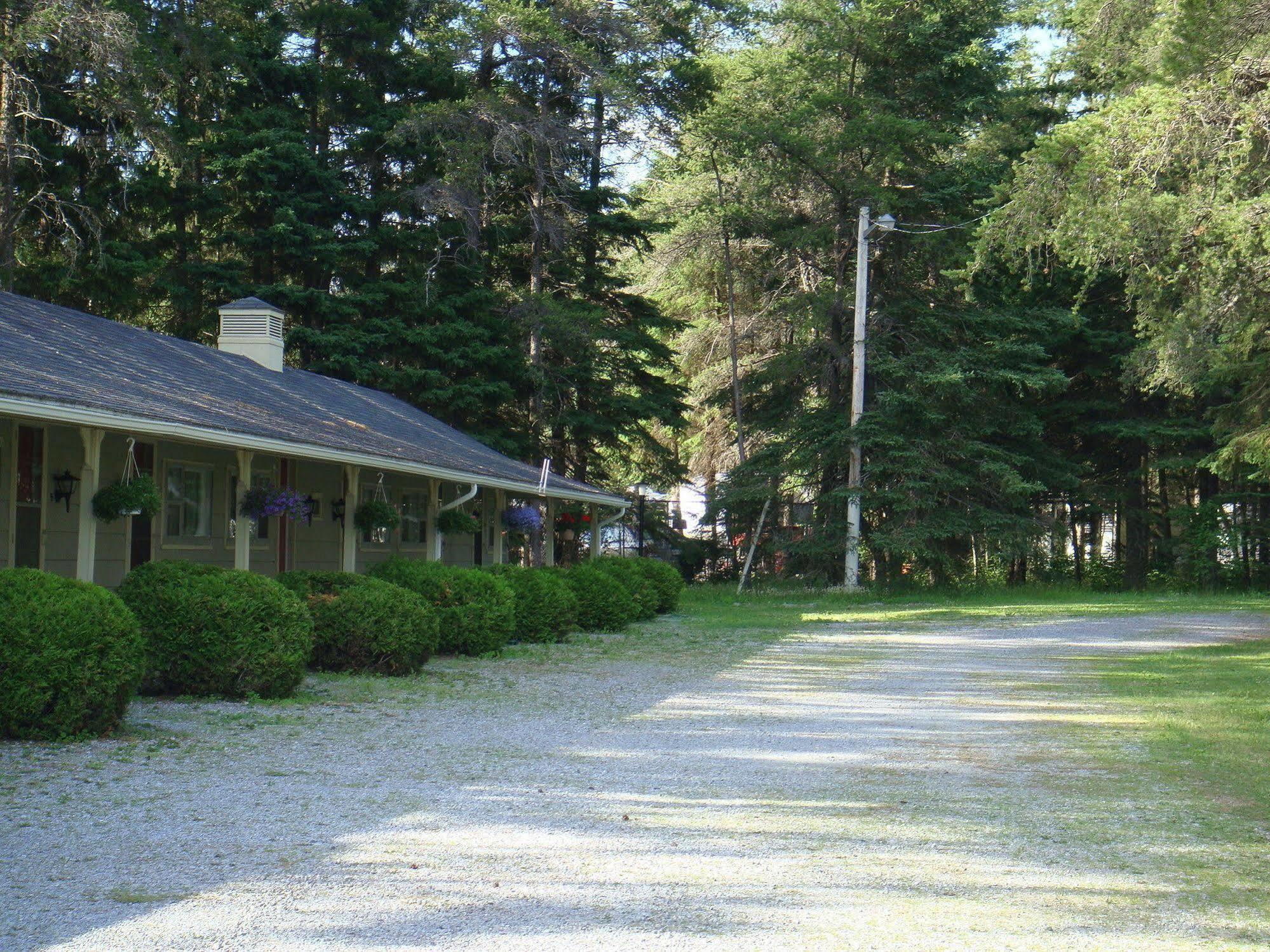 Pinecone Motel サセックス エクステリア 写真
