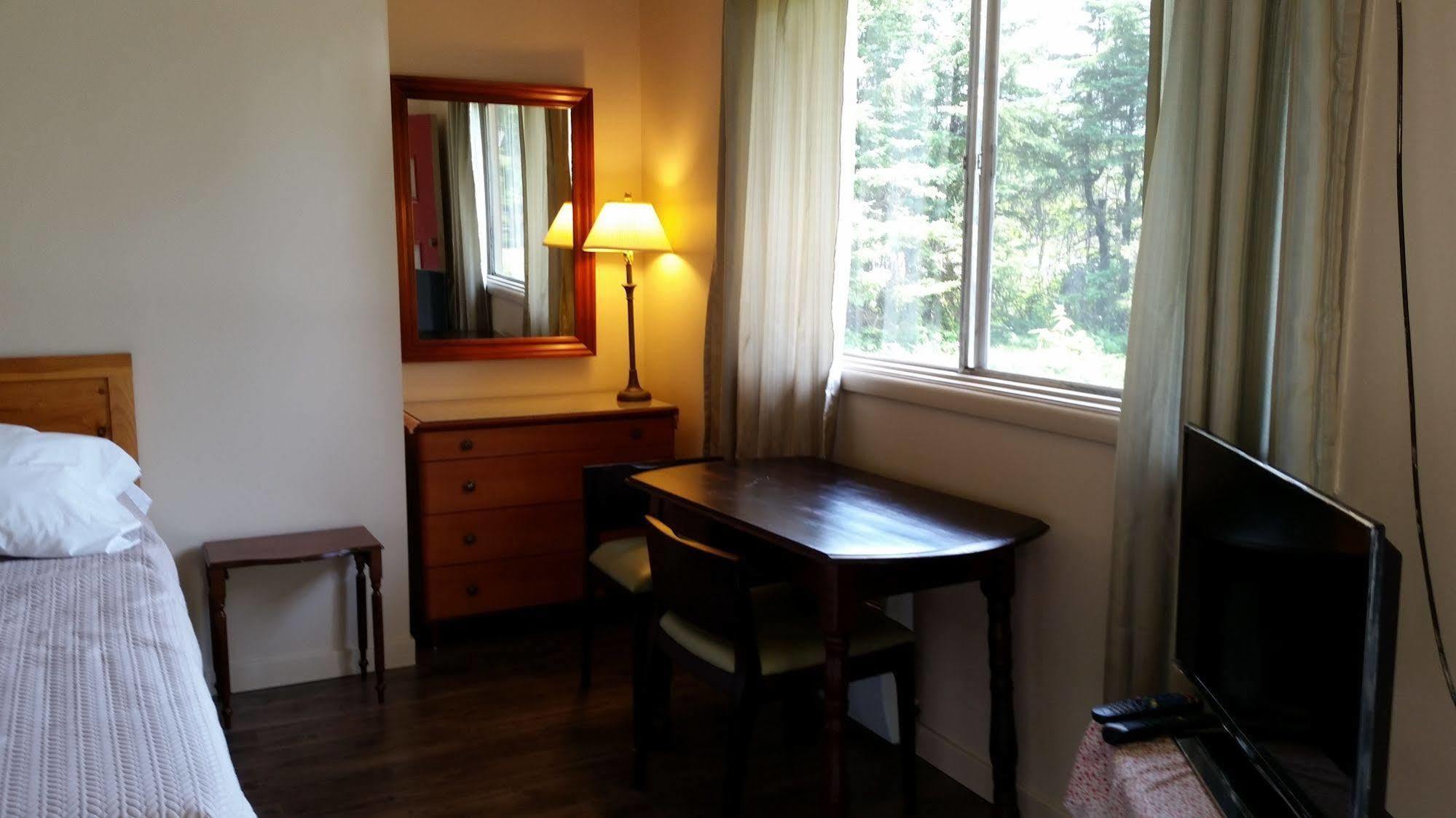 Pinecone Motel サセックス エクステリア 写真
