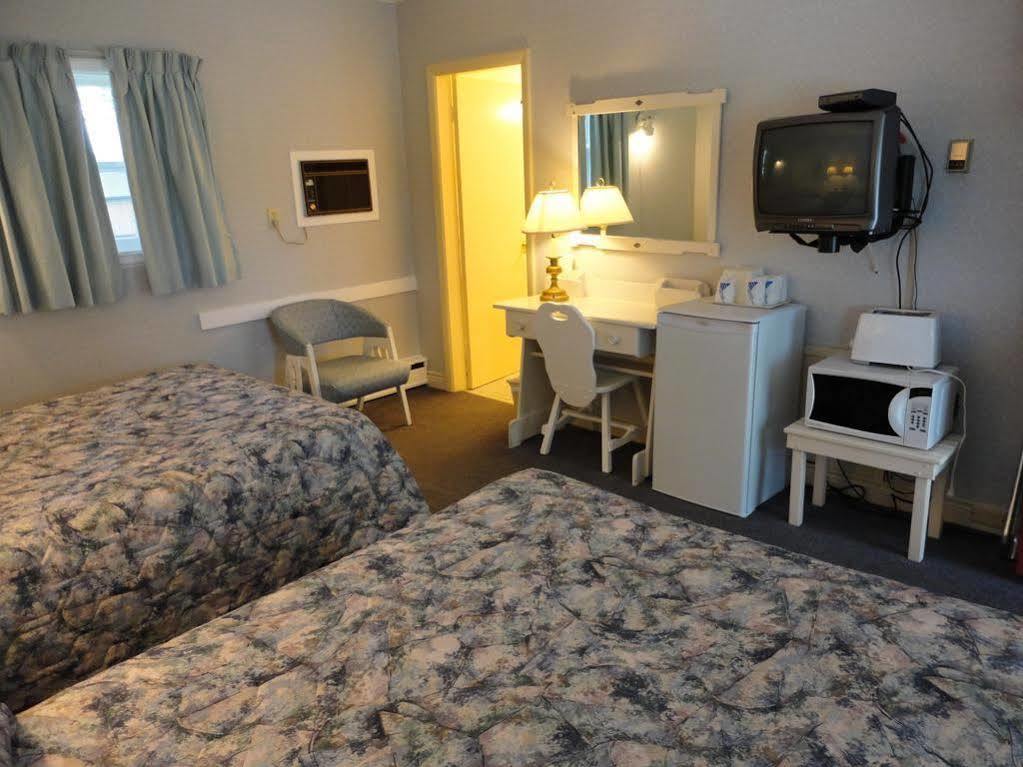 Pinecone Motel サセックス エクステリア 写真