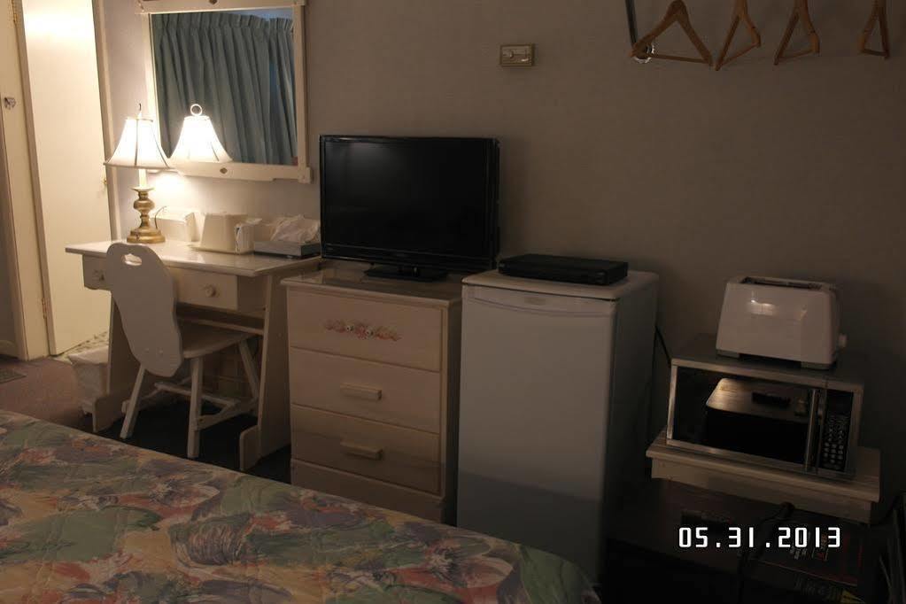 Pinecone Motel サセックス エクステリア 写真