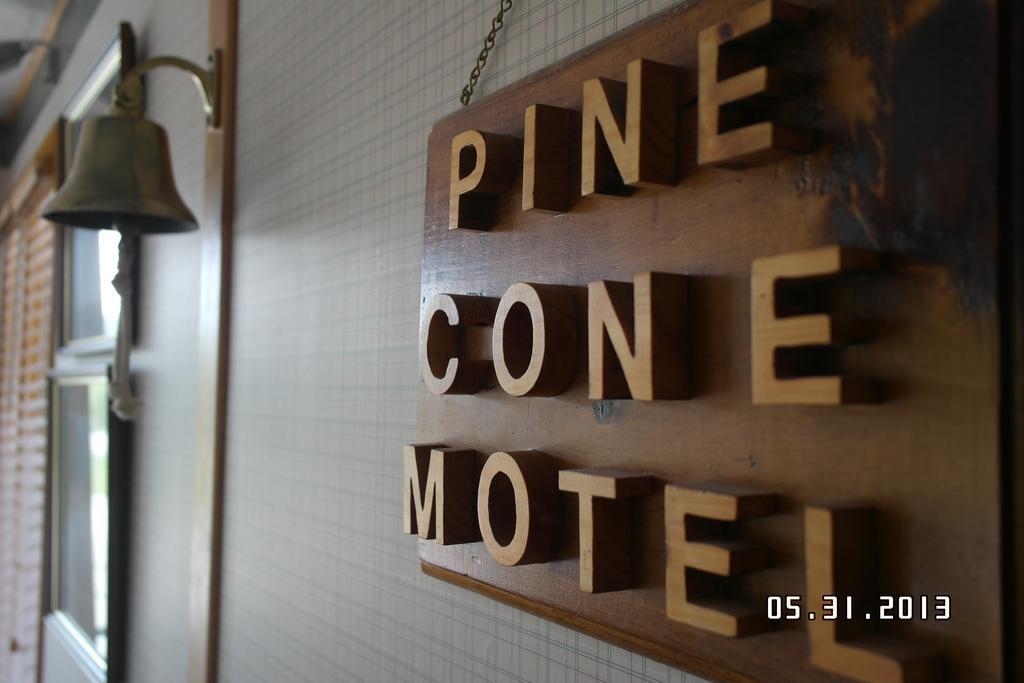 Pinecone Motel サセックス エクステリア 写真